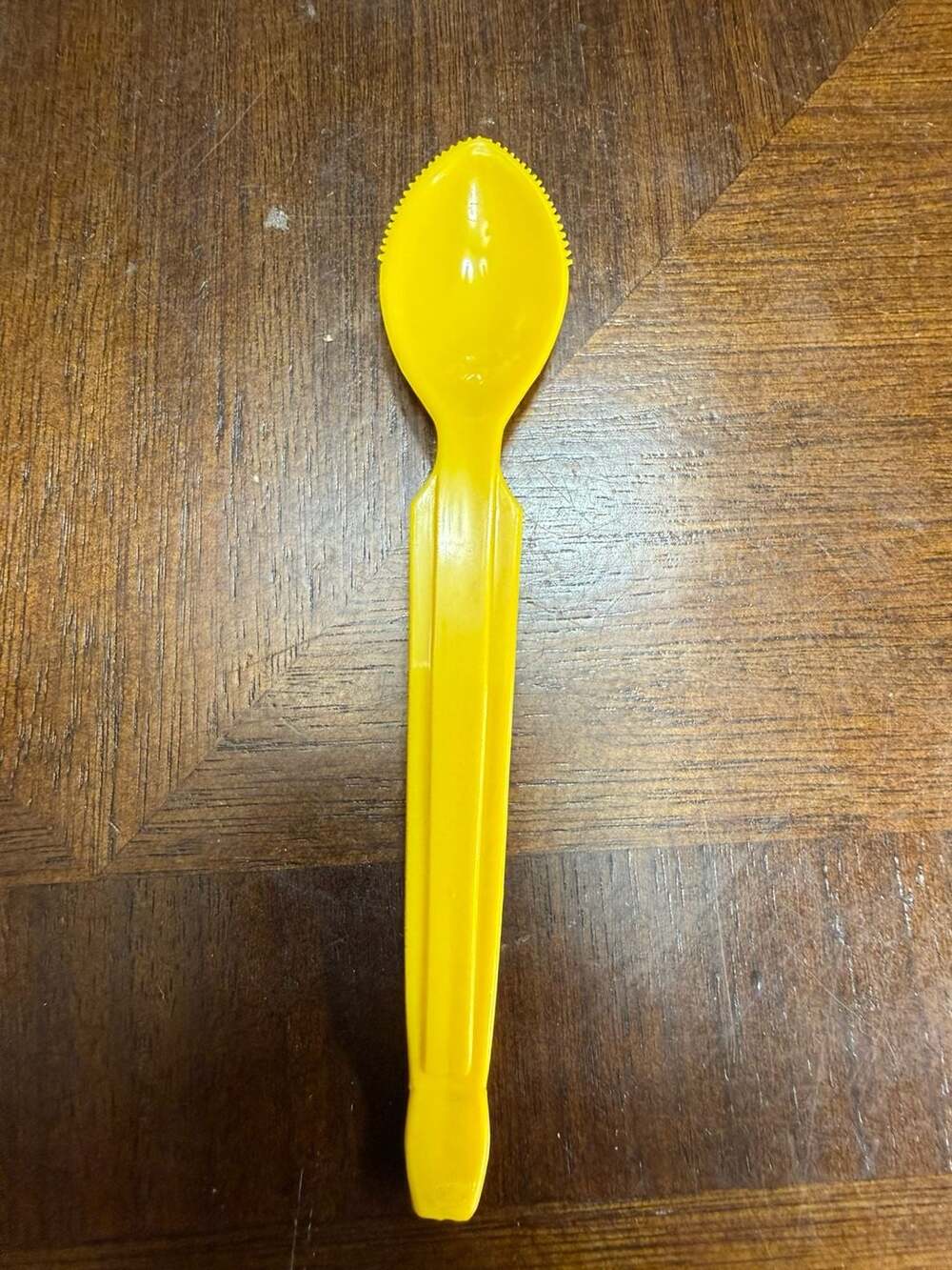 Tupperware Vintage Yellow Grapefruit Spoon Scoop